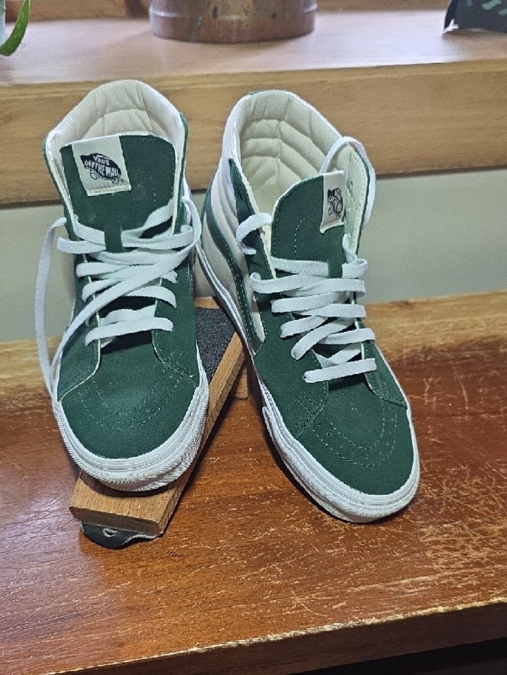 Vans Sk8-Hi Shoe | Green & White | Size 8.5 W/7.0 M | Like New 👟🔥High Tops - Picture 2 of 15